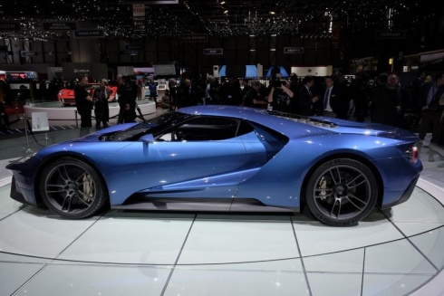 Ford GT lateral