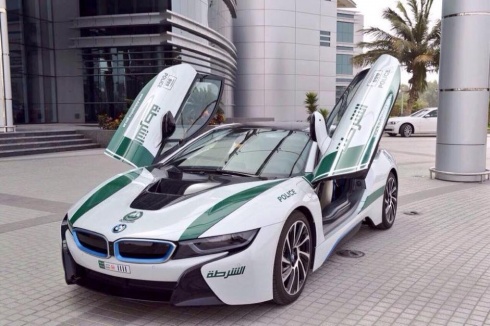 BMW i8 Dubai Police fata2